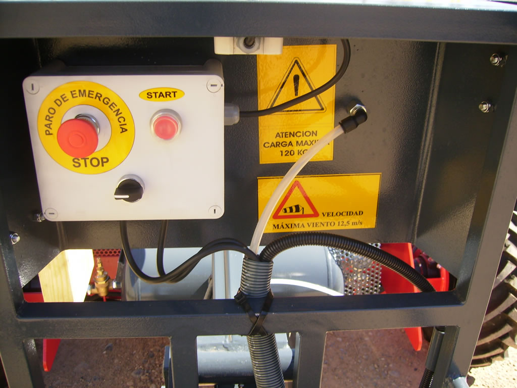 Plataforma elevadora para poda LG300: Cuadro de mandos de la cesta de trabajo